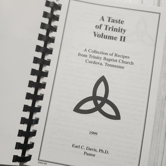 A Taste of Trinity 1 & 2 Trinity Baptist Church Cordova Tennessee Cookbook 1995 - Picture 7 of 11